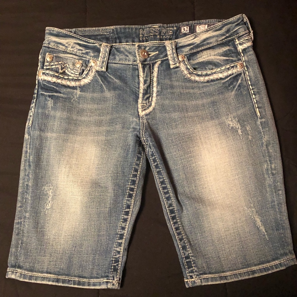 Miss Me Bermuda shorts sz. 31.